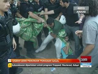 Usaha lerai penunjuk perasaan gagal