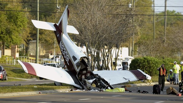 Un avion s'écrase en plein milieu de la route en Floride