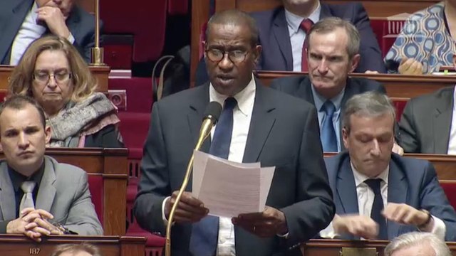 Esclavage en Libye : un député ovationné après son discours