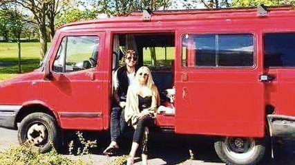 Benny Leyland : Il transforme son van en camping car pour 550€
