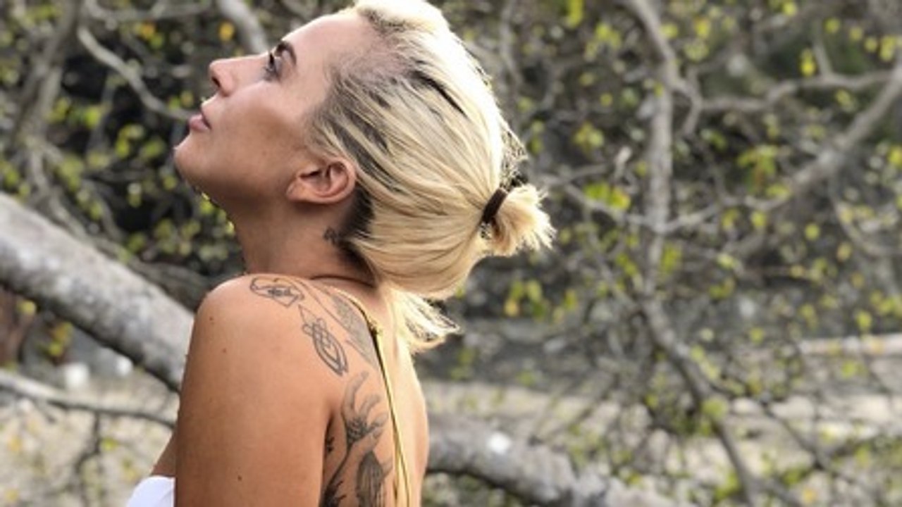 En toute petite tenue, Lady Gaga souhaite la bonne année à ses fans