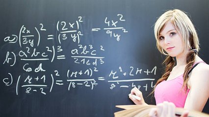 Une institutrice rappelée à l'ordre par sa hiérarchie pour sa "tenue inappropriée"