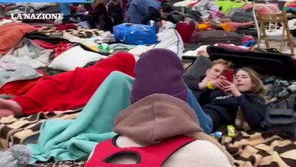 Il sindaco Spinelli in Polonia: "Qui arrivano 40mila profughi al giorno"