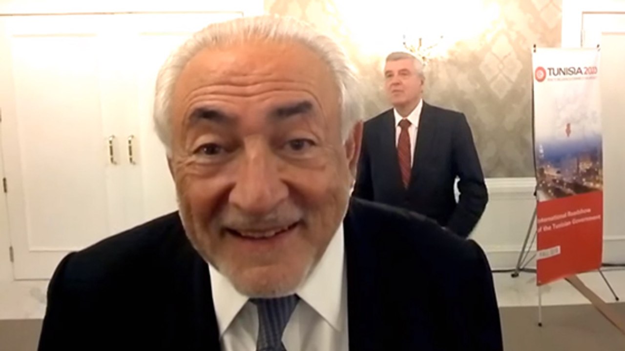 Quand Dominique Strauss-Kahn donne une petite leçon de politique à Macron