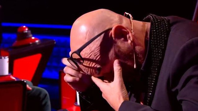 The Voice : Pascal Obispo ému pendant l'interprétation d'une candidate