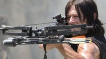 The Walking Dead : Norman Reedus (Daryl) révèle le drôle de surnom qu'il donne à son arbalète