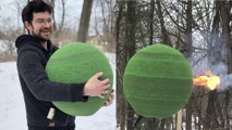 Il passe 1 an à créer une boule géante avec 42 000 allumettes... tout ça pour y mettre le feu !