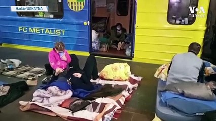 Harkiv Halkı Günlerdir Metro İstasyonlarında