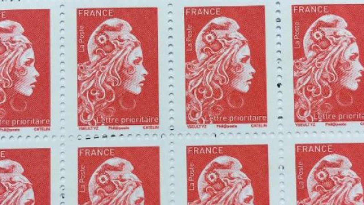 En quoi les timbres postaux révèlent-t-ils la personnalité des présidents de la République ?