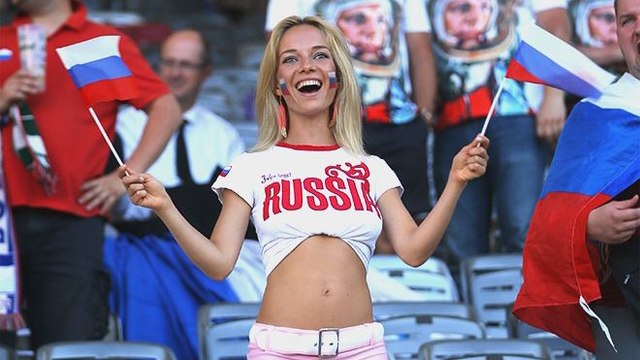 Coupe du Monde 2018 : la plus belle supportrice répond aux rumeurs