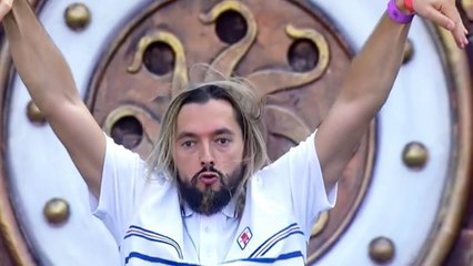 VIDEO - Ce DJ très étrange a créé l'un des plus gros malaises de l'année à Tomorrowland