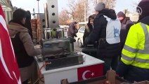 Romanya-Ukrayna sınırında sıcak yemek dağıtımı