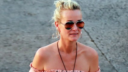 Laeticia Hallyday est de retour sur les réseaux sociaux, et elle est bien entourée