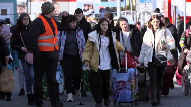 Ucraina: 2,5 milioni di profughi in 15 giorni, la metà in Polonia