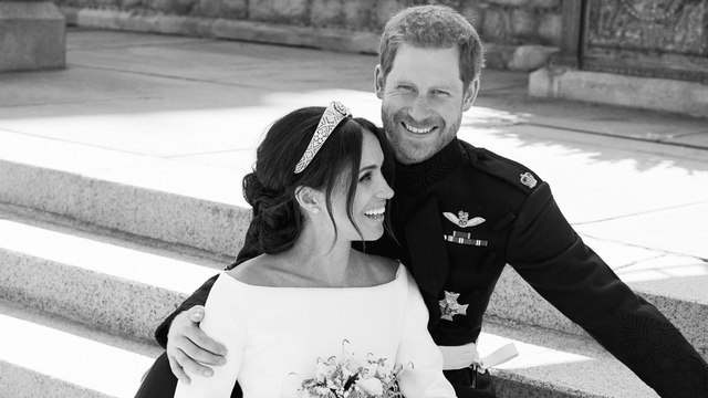 Mariage princier : des experts en langage corporel ont décrypté la photo officielle de mariage de Meghan et Harry