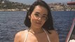 Agathe Auproux dévoile un décolleté torride en bikini pendant ses vacances