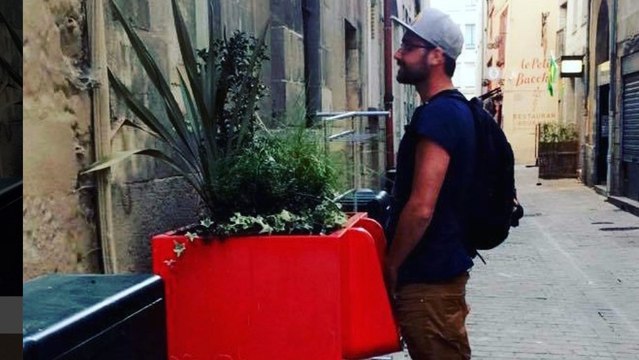 Uritrottoir : les urinoirs qui font pousser les fleurs débarquent à Paris