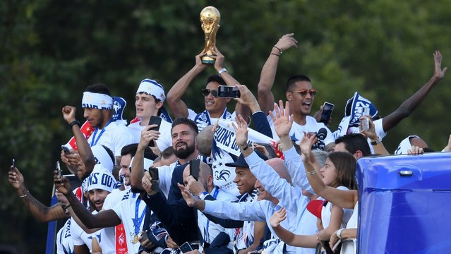 Coupe du monde 2018 : pourquoi le passage des Bleus sur les Champs Elysées a déçu beaucoup de supporters