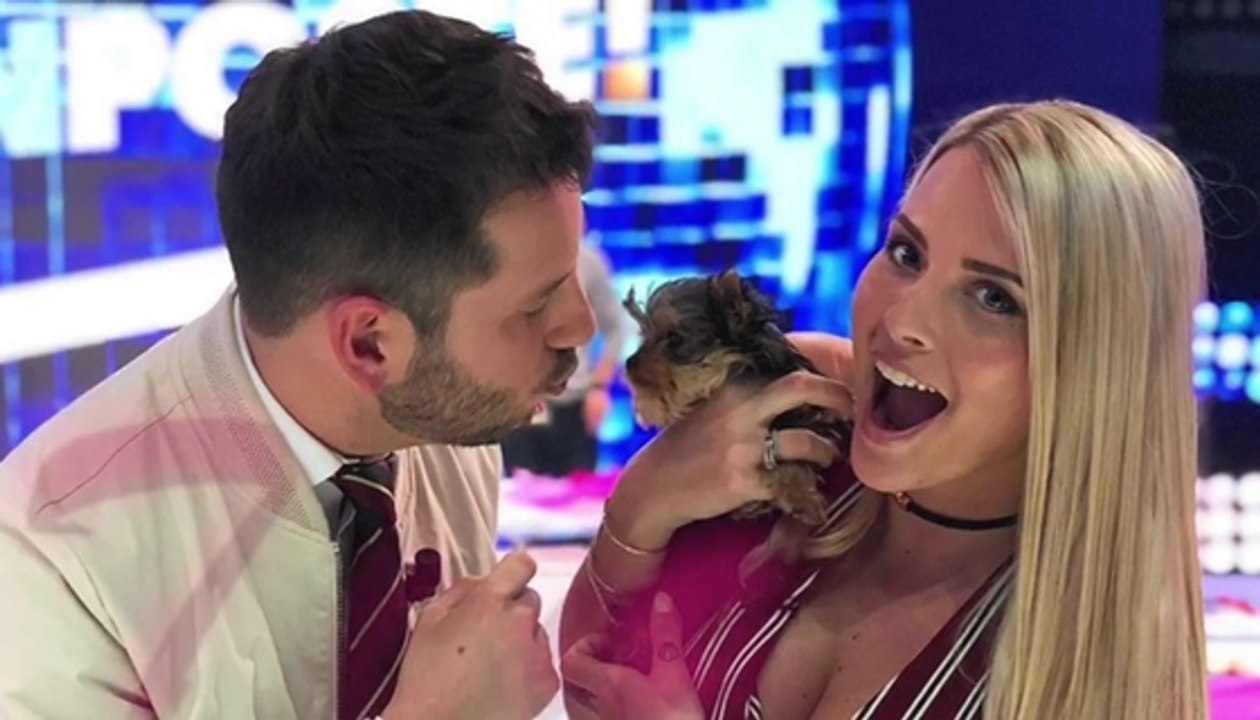 Kelly Vedovelli montre l'entrainement d'une chorégraphie avec Maxime Guény sur Instagram