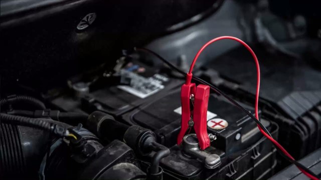 Comment recharger la batterie d’une voiture avec ou sans câble ?