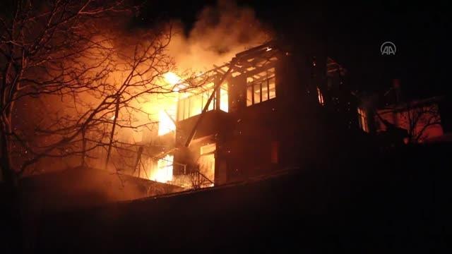 KASTAMONU - Ahşap ev yanarak kullanılamaz hale geldi