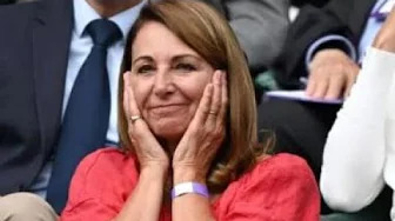 Carole Middleton « passe régulièrement à travers les portes dorées du palais de Kensington »