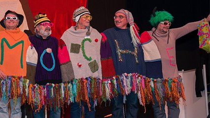 Et le gagnant du championnat du monde de pull moche est...