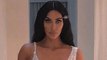 Kim Kardashian pose nue sous sa robe transparente, Instagram s'enflamme