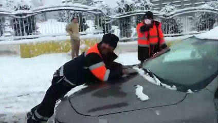 Tarih bu yüzsüzlüğe de şahit oldu! İBB yetkilisi 'Ekipler hizmette sınır tanımıyor' diye paylaştı