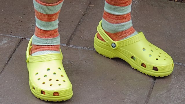 Les Crocs seraient un meilleur investissement que le Bitcoin