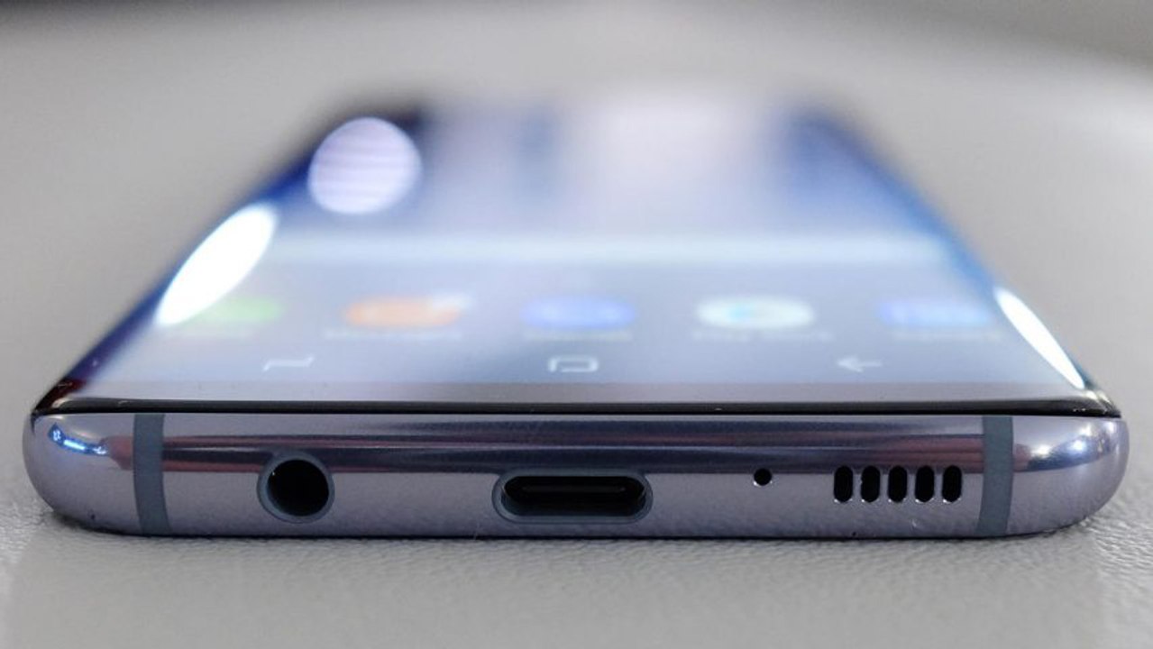 Galaxy S10 : plus de prise jack sur les smartph...
