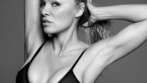 Pamela Anderson plus belle que jamais en maillot de bain