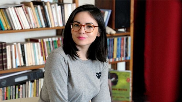 Agathe Auproux hypnotisante sans ses lunettes