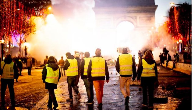 Gilets jaunes : sur les Champs-Élysées, les commerçants affichent de grosses pertes financières