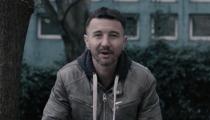 Olivier Besancenot sort un morceau de rap pour clasher Emmanuel Macron