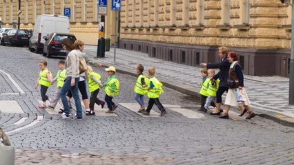 Gilets jaunes : l'actualité s'invite dans les cours de récréation