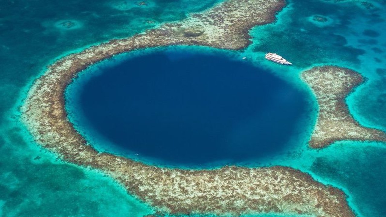 Des traces de civilisations anciennes découvertes dans la plus grande grotte marine du monde