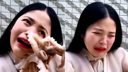 Une blogueuse chinoise se fait attaquer par une pieuvre vivante !