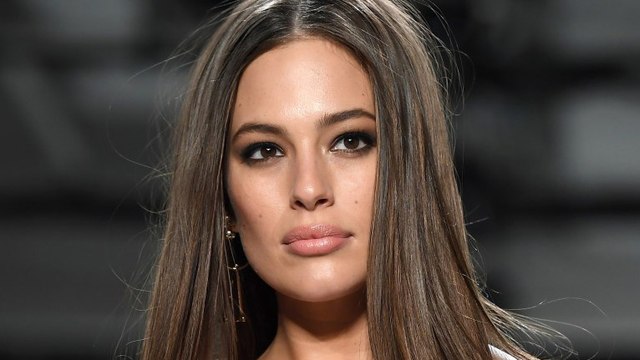 Ashley Graham révèle sa poitrine en maillot de bain sur Instagram