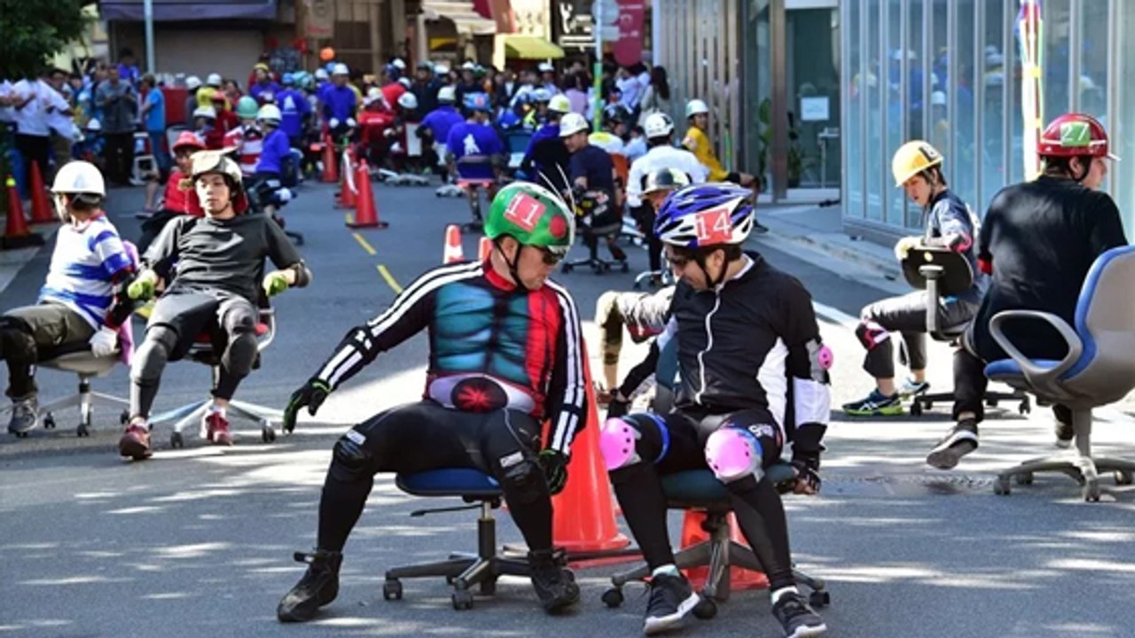 Découvrez le Championnat du Monde de course de chaises de bureau (VIDEO)