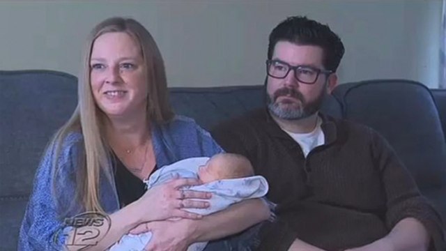 Insolite : Alors qu'elle pensait faire une intoxication alimentaire, elle accouche d'un petit garçon