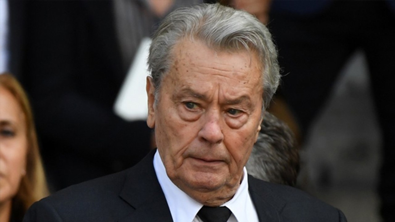 Festival de Cannes : une pétition contre Alain Delon fait polémique