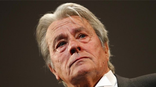 Festival de Cannes : Alain Delon réagit à la pétition contre sa Palme d'honneur