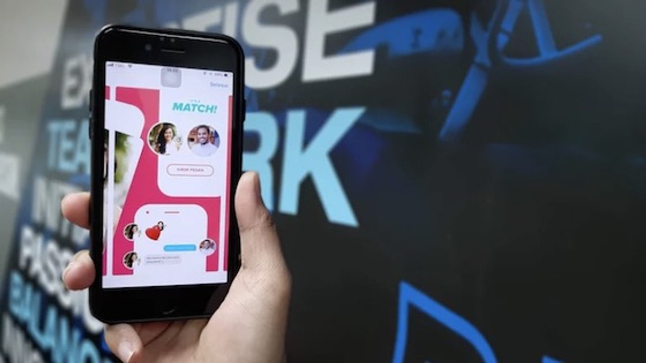 10 techniques pour que vos photos Tinder vous rapportent plus de matchs