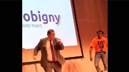 Ce maire claque la battle de danse de l'année !