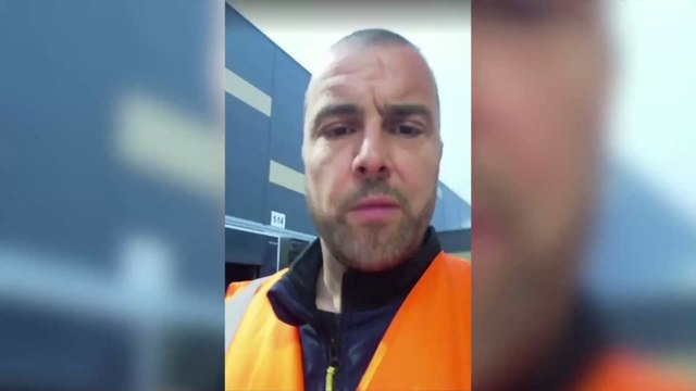 Coronavirus : ce chauffeur-livreur veut vous convaincre qu'il n'y aura pas de pénurie alimentaire