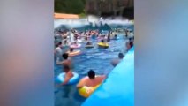 En Chine, une piscine à vagues incontrôlable se transforme en tsunami et fait 44 blessés (VIDEO)