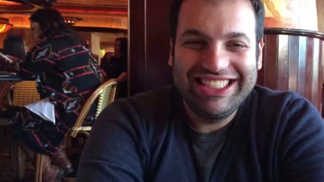 Etats-Unis : Il se rend aux urgences car il a des jambes bleues, et se rend compte de sa méprise