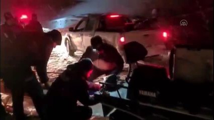 Ekipler ağaçtan düşerek yaralanan kişi için seferber oldu