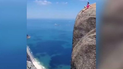 Brésil : une touriste joue avec sa vie en prenant une photo au sommet d'un célèbre rocher (VIDÉO)